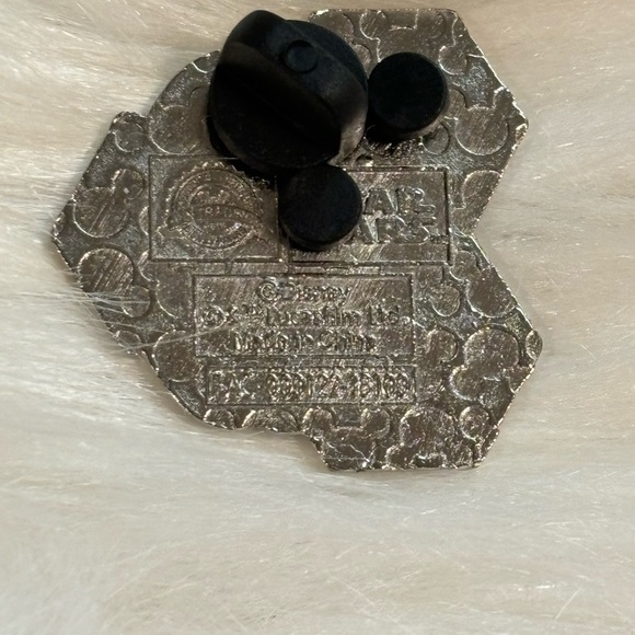Star Wars Stormtrooper Disney Trading Pin - Picture 2 of 2